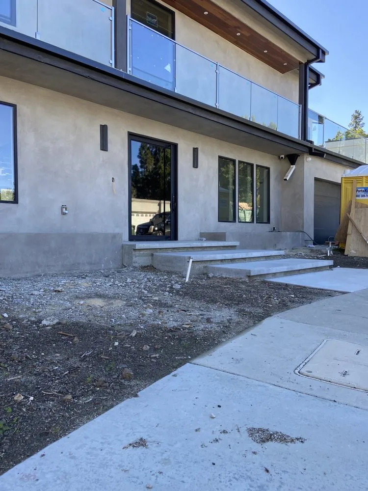 Expert lawn mowing service experts serving San Fernando, CA - Genesis Construction