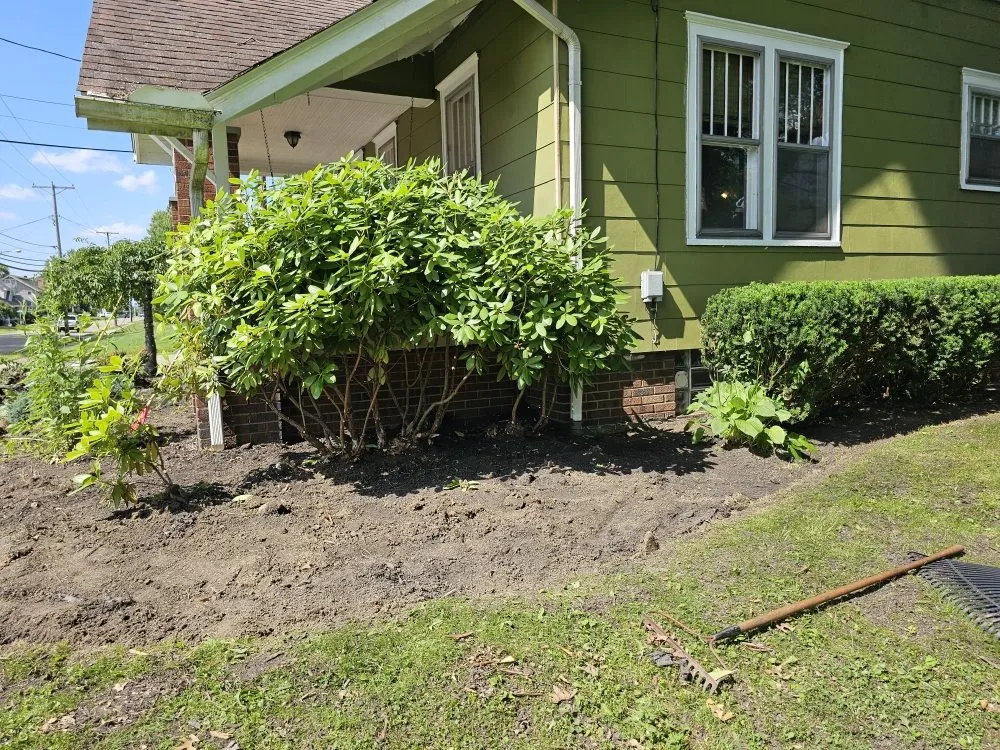 Top-rated garden landscaping with custom design in Canton, OH by Genos Home Services