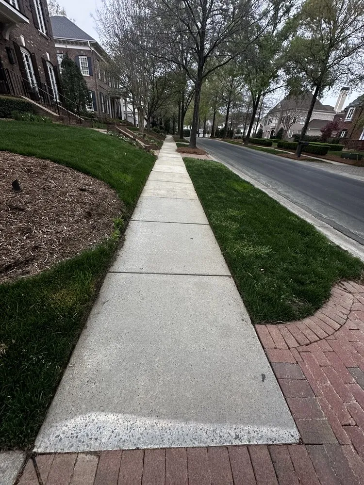 Affordable landscaping services experts serving Charlotte, NC - Genova Landscape