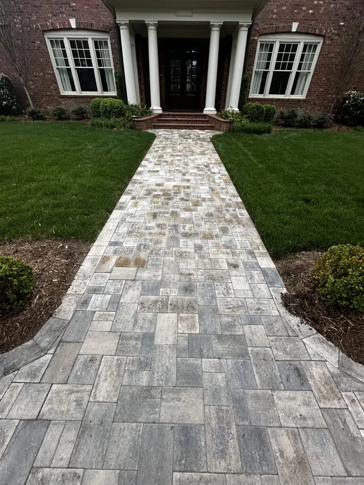 Affordable lawn care service in Charlotte, NC - Genova Landscape