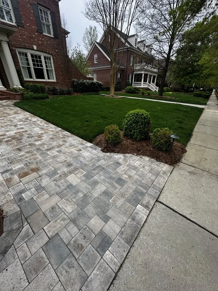 Trusted lawn care service experts serving Charlotte, NC - Genova Landscape