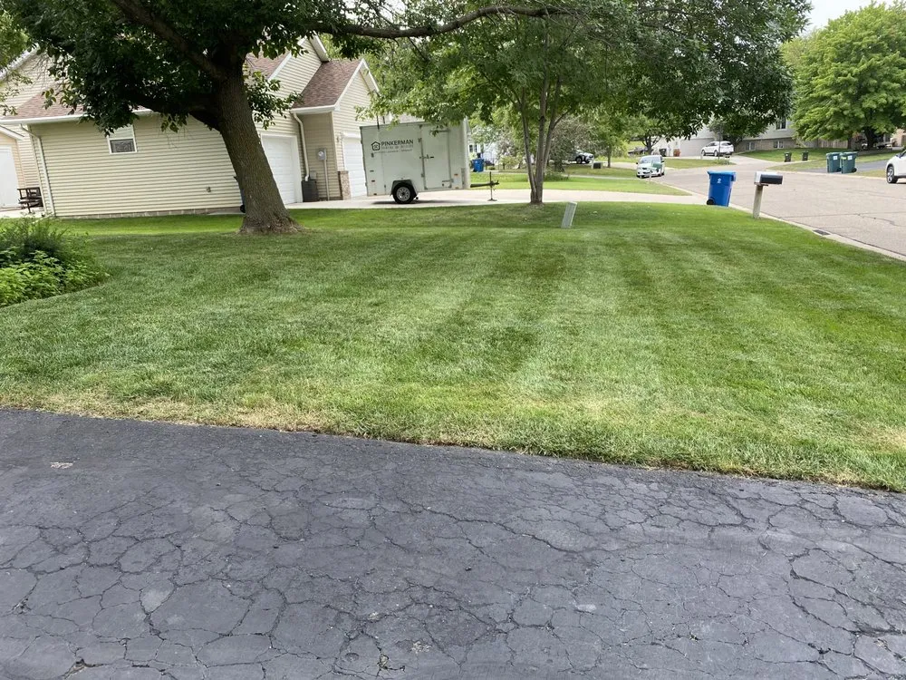 Top-rated garden landscaping experts serving Rosemount, MN - Gen's Lawn Maintenance
