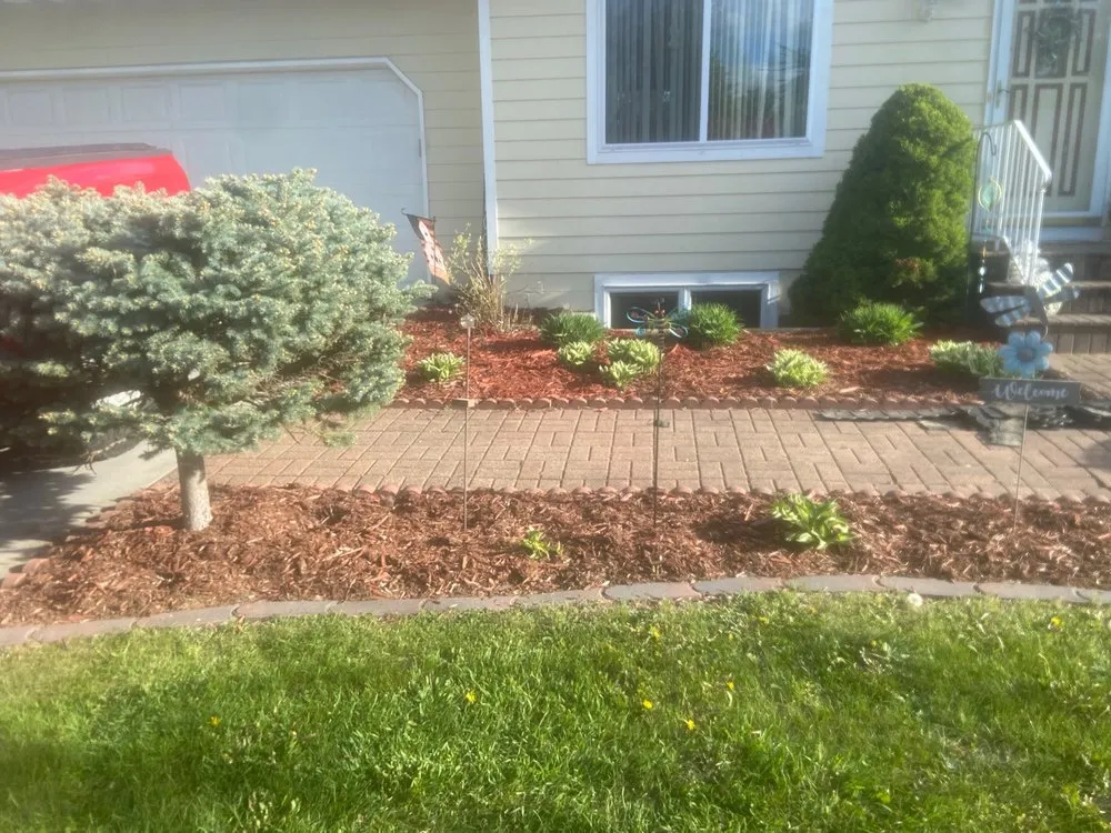 Local yard cleanup service experts serving Rosemount, MN - Gen's Lawn Maintenance