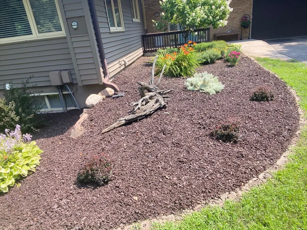 Local residential landscaping in Rosemount, MN - Gen's Lawn Maintenance