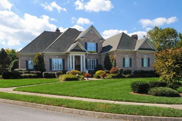 Professional residential landscaping for year-round maintenance in Pegram, TN by Gensert Clean Up