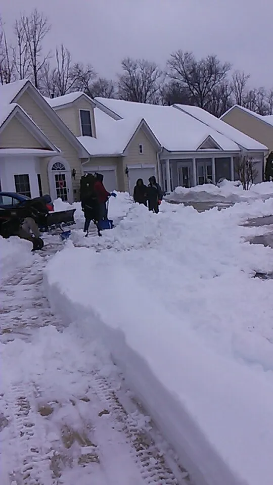 Affordable lawn mowing service experts serving Glen Burnie, MD - Geo Contractors