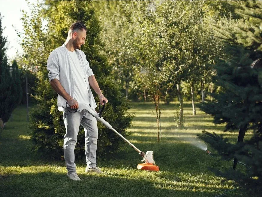 Trusted lawn mowing service in Minneapolis, MN - Geo Tree Service