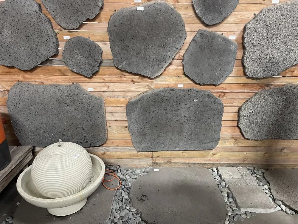 Professional landscape design for year-round maintenance in Aiea, HI by Geobunga