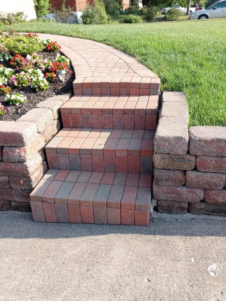 Custom garden landscaping experts serving Springdale, OH - George G Landscaping & Protects