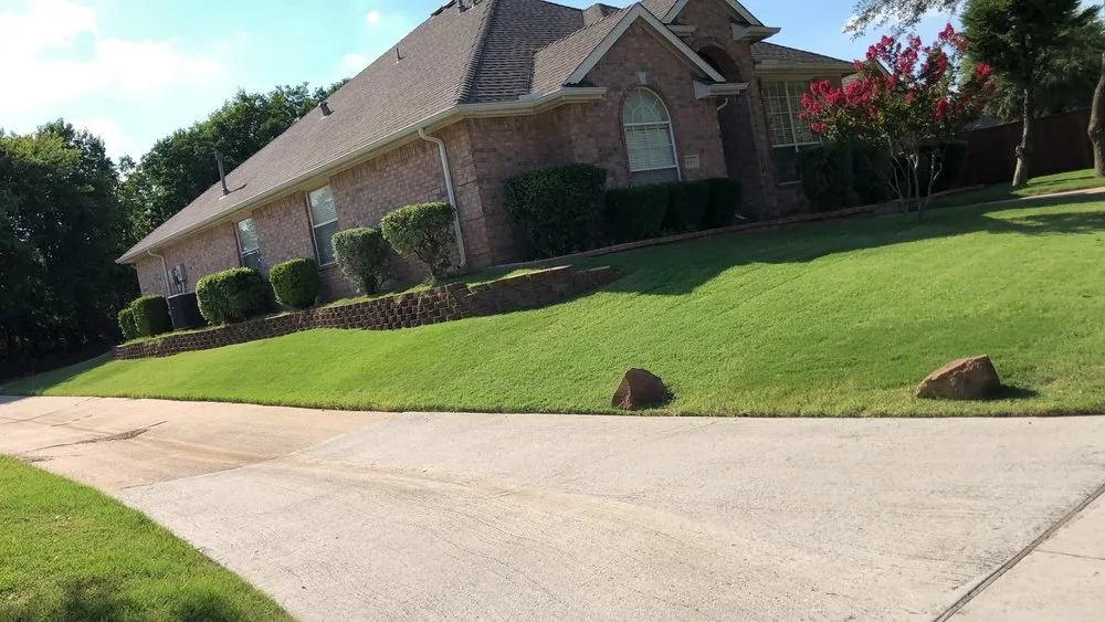 Custom lawn mowing service experts serving Whitewright, TX - George Lawn Service