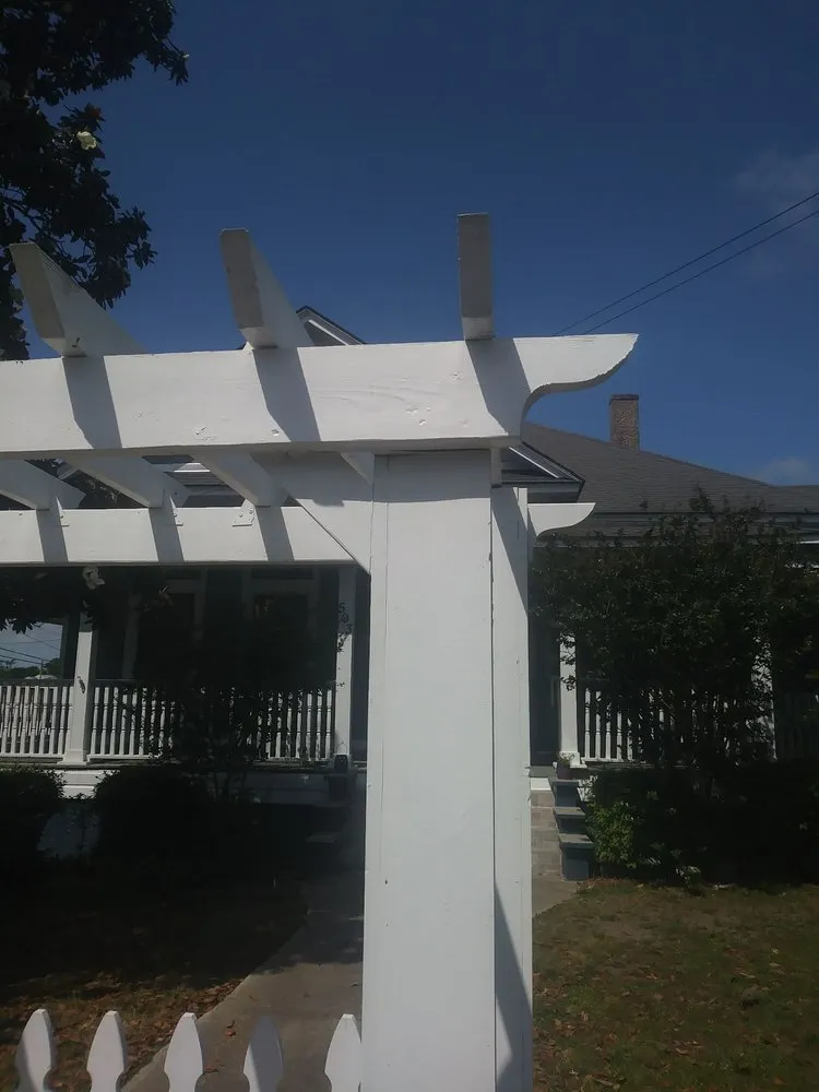 Top-rated yard maintenance experts serving Pensacola, FL - George Scott Fencing Lawn & Maintenance Service