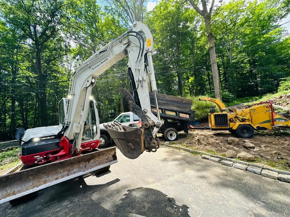 Local lawn care service in Danbury, CT by George Tree Services