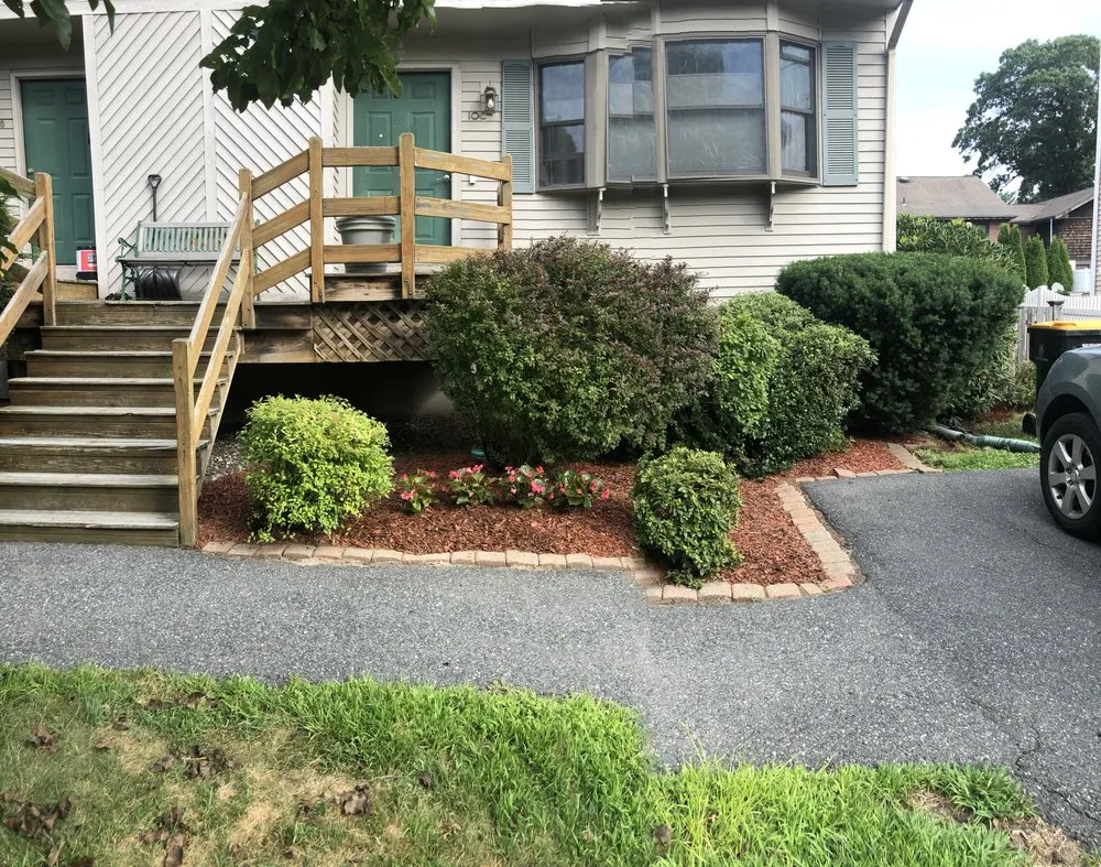 Custom yard maintenance experts serving Framingham, MA - George’s Lawn Care