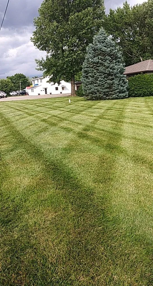 Trusted lawn mowing service experts serving Indianapolis, IN - George's Lawn Service