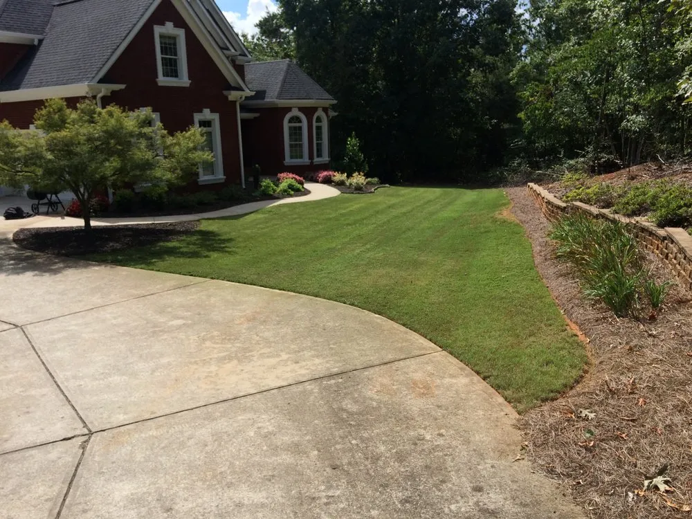 Custom yard maintenance experts serving Lawrenceville, GA - Georgia Grounds Management
