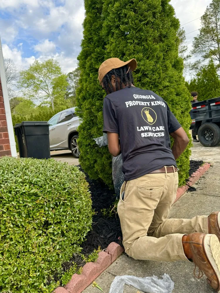 Affordable lawn mowing service in Kennesaw, GA - Georgia Property Kings - Lawn Care & Landscaping