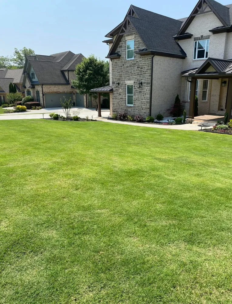 Custom yard cleanup service in Flowery Branch, GA by Georgia Seasons Landscape