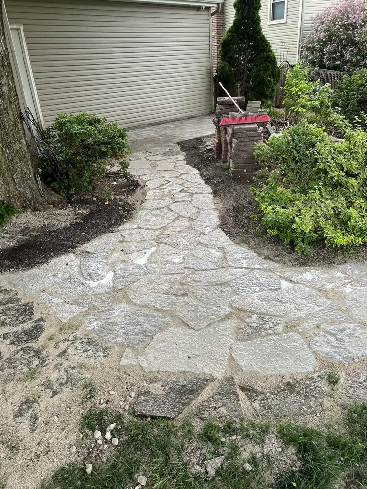 Professional lawn mowing service in West Chicago, IL - Geo’s Landscaping