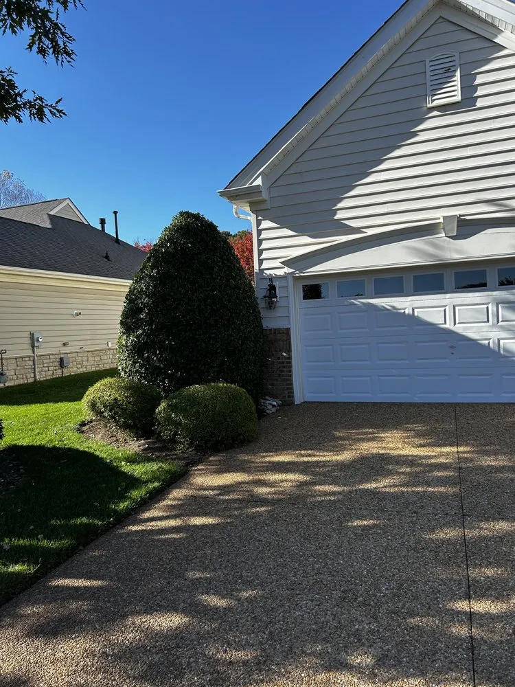 Expert garden landscaping for homes in Williamsburg, VA by Geo’s Lawn Services