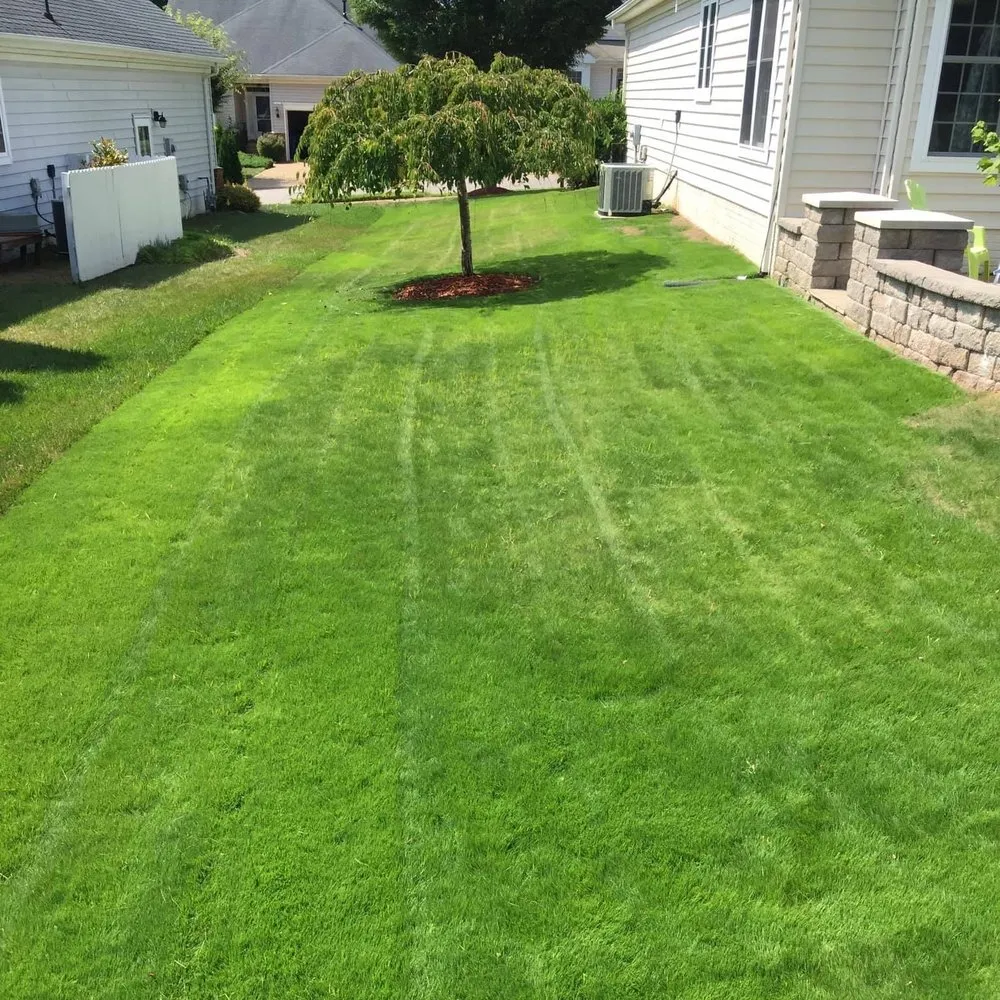 Custom garden landscaping near you in Williamsburg, VA by Geo’s Lawn Services