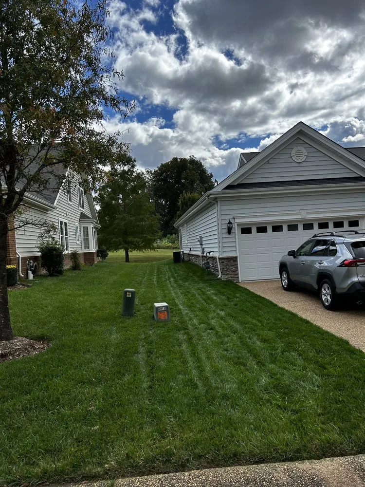 Custom residential landscaping in Williamsburg, VA by Geo’s Lawn Services