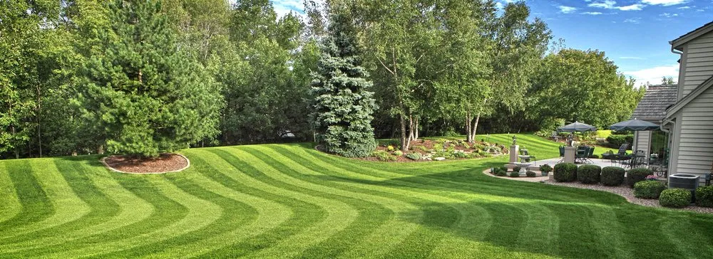 Custom lawn mowing service in Germantown, MD - Gerald's Landscaping