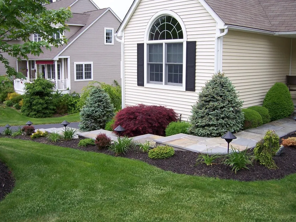 Custom lawn care service in Milton, NY by Gerard McCluskey Landscape