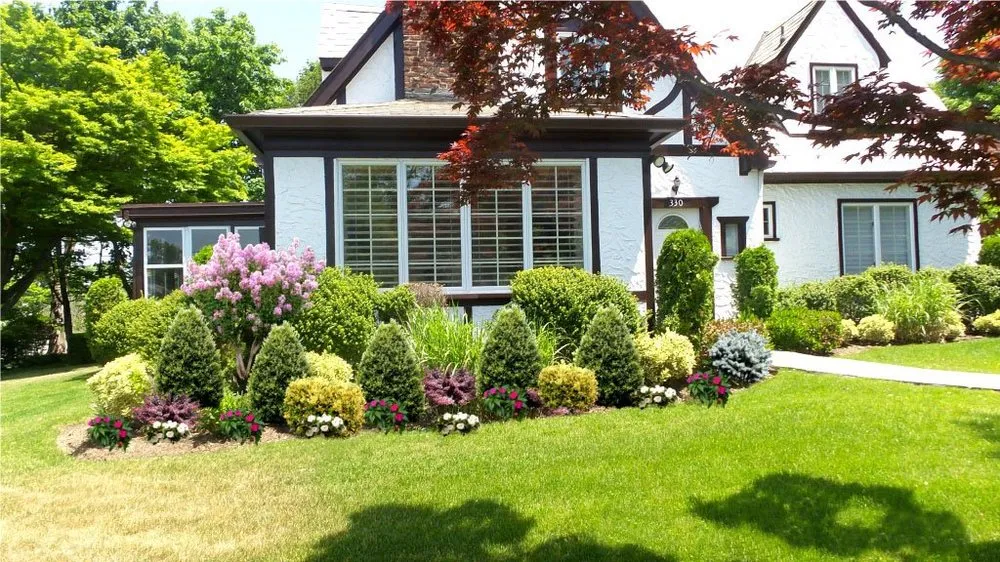 Professional landscaping services experts serving Valley Stream, NY - Gerardo Landscaping