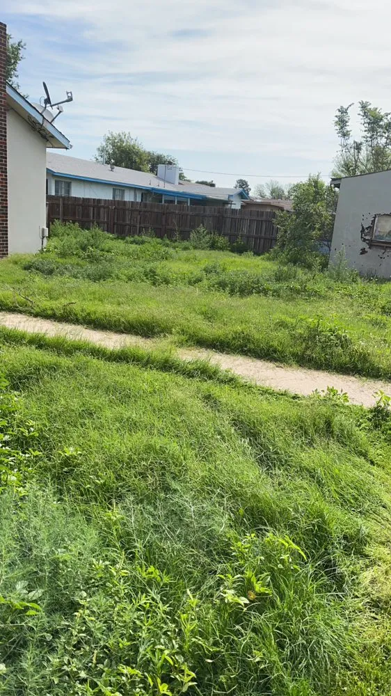 Custom lawn care service for beautiful yards across Clovis, NM - Gera’s Lawncare