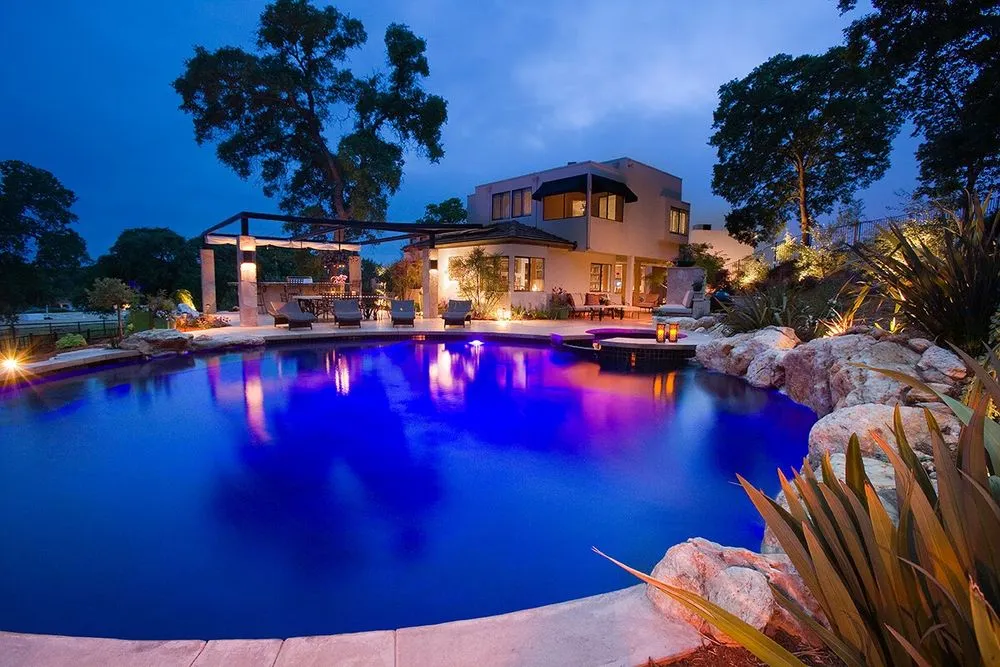 Affordable lawn mowing service in Sacramento, CA - Geremia Pools & Landscaping