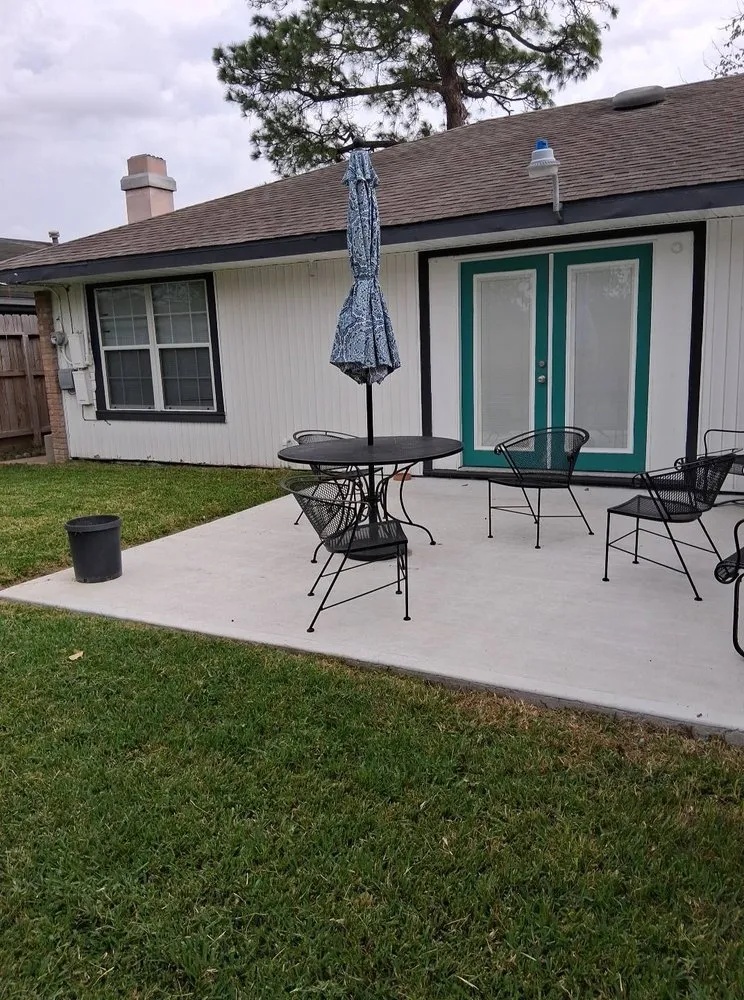 Affordable lawn care service experts serving Houston, TX - German Salinas