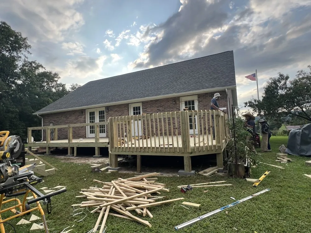 Local yard cleanup service in Knoxville, TN by Gero Painting & Landscaping