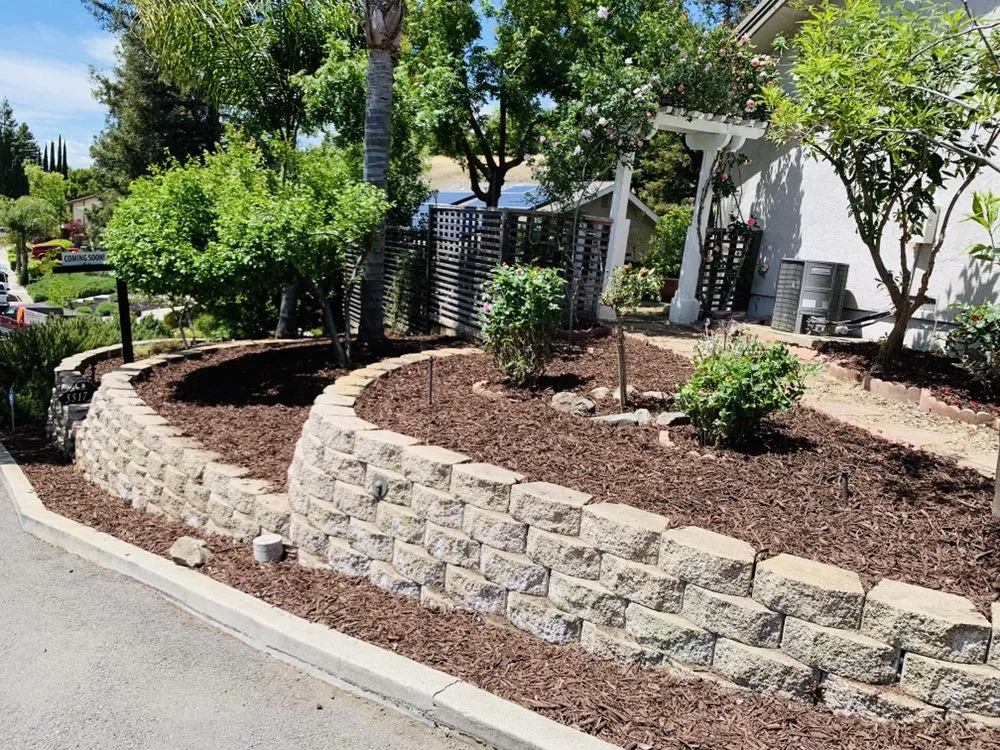 Custom landscape design in Sacramento, CA - Get it Done yard cleanups