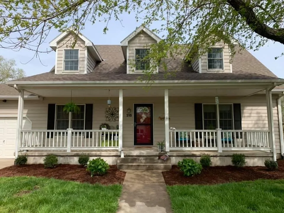 Trusted yard cleanup service in Overland Park, KS - Get Lit Lighting & Landscape