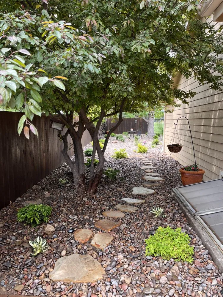 Top-rated garden landscaping in Overland Park, KS - Get Lit Lighting & Landscape