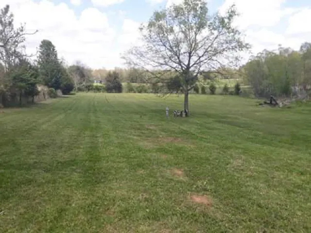 Top-rated yard maintenance in Woodburn, KY by Get R Done Lawn Care And More