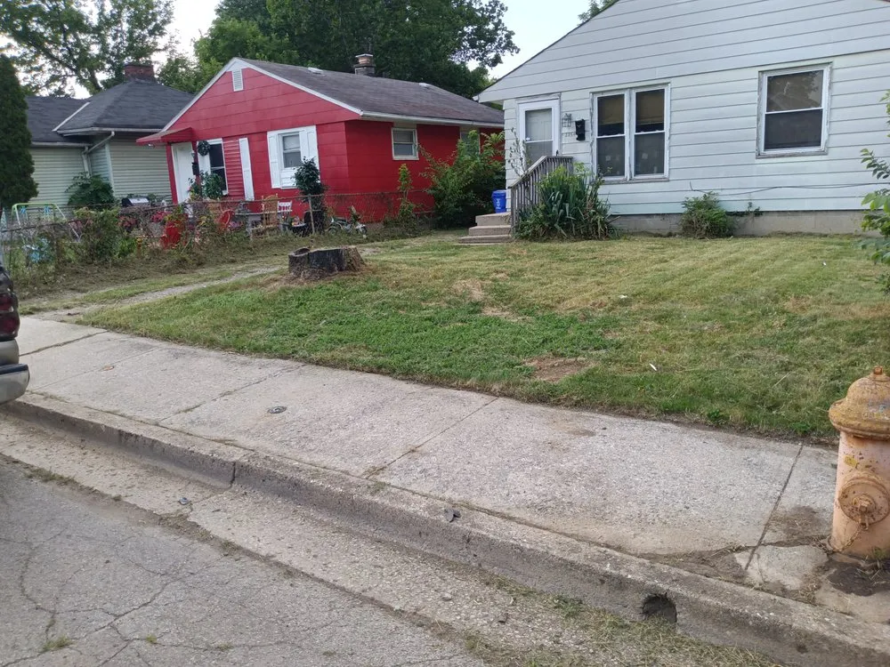 Expert yard maintenance for year-round maintenance in Richmond Heights, OH by Get To the Beds Landscaping