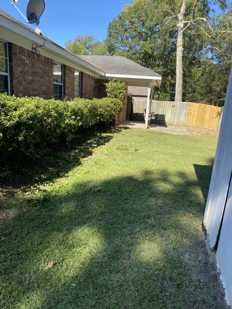 Custom yard cleanup service in Brandon, MS by Getcha Right Lawn Care