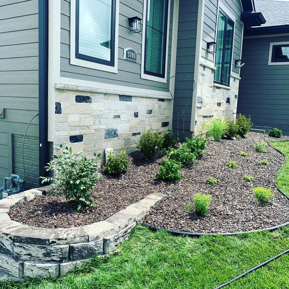 Local residential landscaping in Lincoln, NE by Geysun Brothers Landscaping