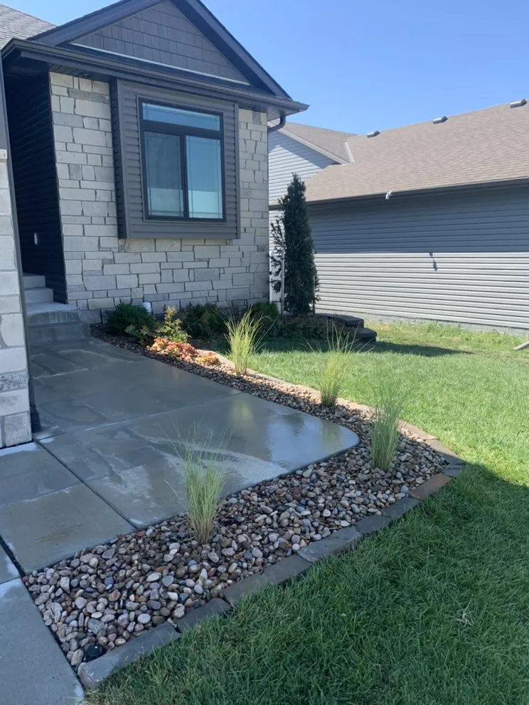 Custom garden landscaping near you across Lincoln, NE - Geysun Brothers Landscaping
