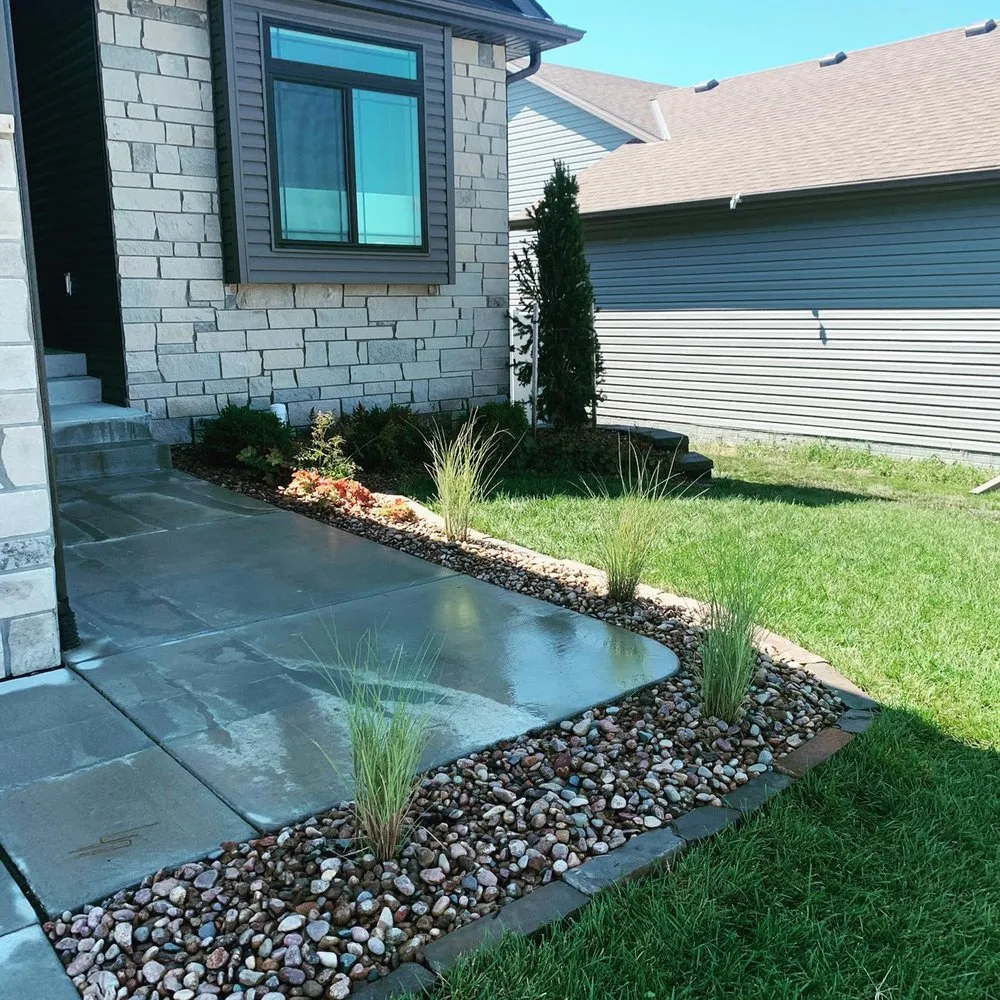 Trusted garden landscaping in Lincoln, NE by Geysun Brothers Landscaping