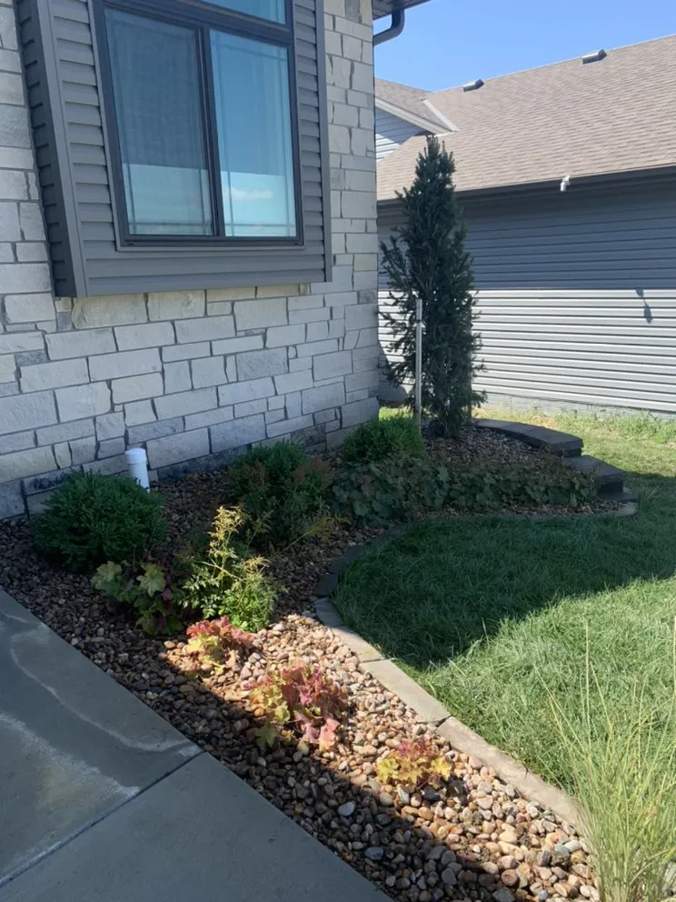 Affordable garden landscaping near you in Lincoln, NE by Geysun Brothers Landscaping