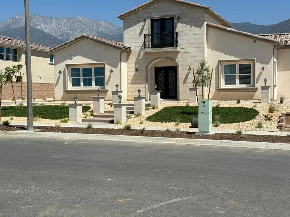 Affordable yard cleanup service experts serving Los Angeles, CA - GF Landscape Gardening