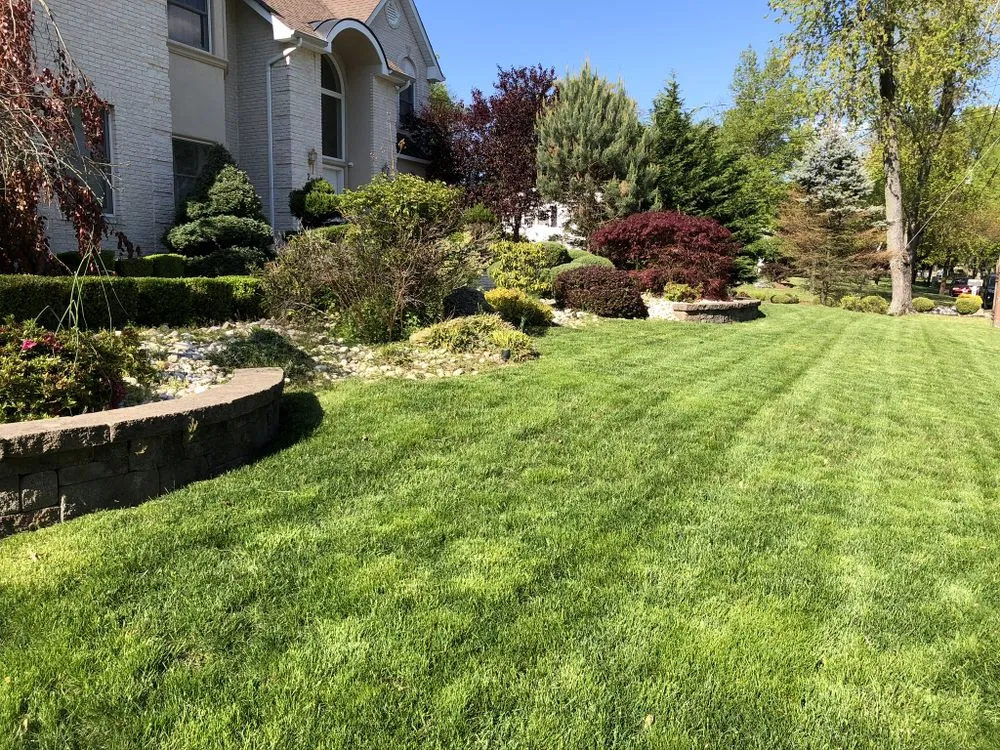 Local lawn care service experts serving Linden, NJ - GF Lawncare