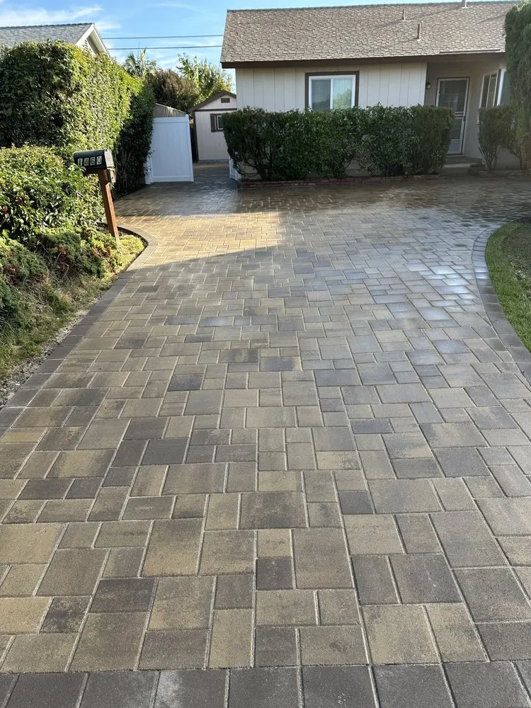 Custom garden landscaping in Los Angeles, CA - GFG Pavers & Construction