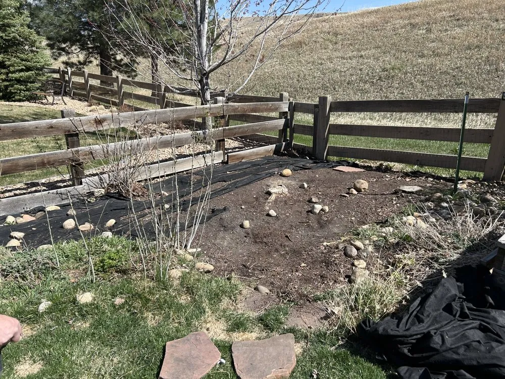 Professional lawn care service experts serving Aurora, CO - G&G Concrete and Landscaping