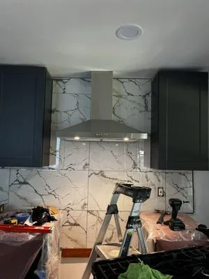 G&G Construccion And Landscaping Logo