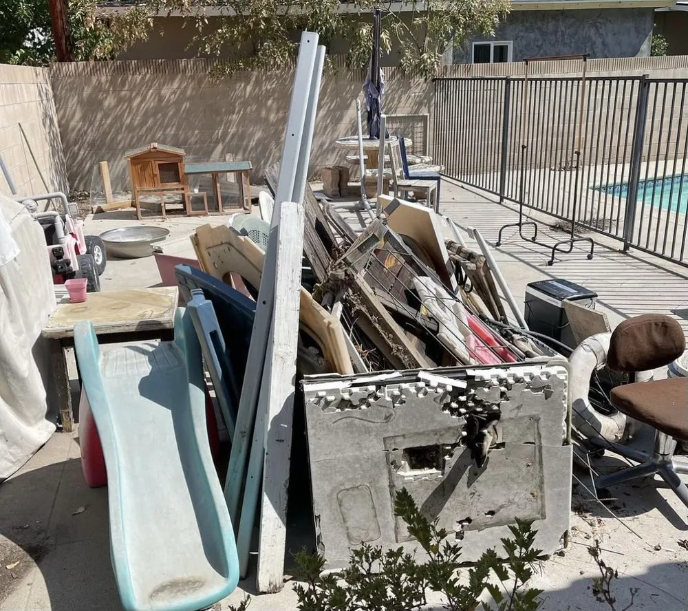 Affordable yard maintenance for homes across Lake Elsinore, CA - G&G Junk Removal And Landscaping