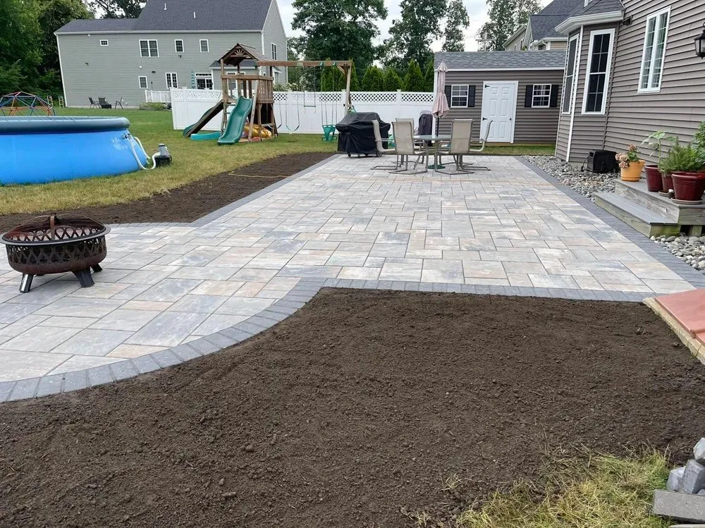 Trusted yard cleanup service for beautiful yards in Franklin, MA by G&G Landscape Design