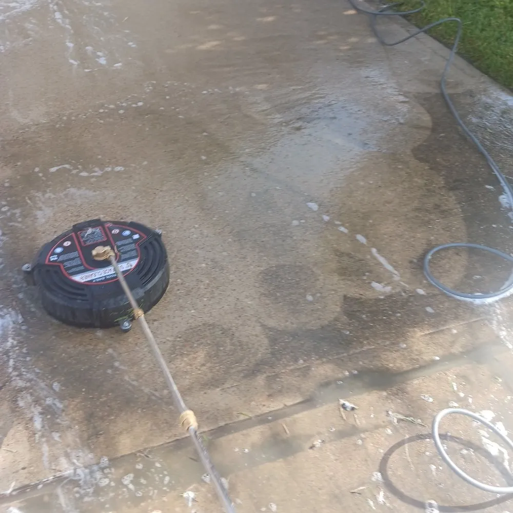 Custom lawn mowing service experts serving Houston, TX - G.H LANDSCAPING